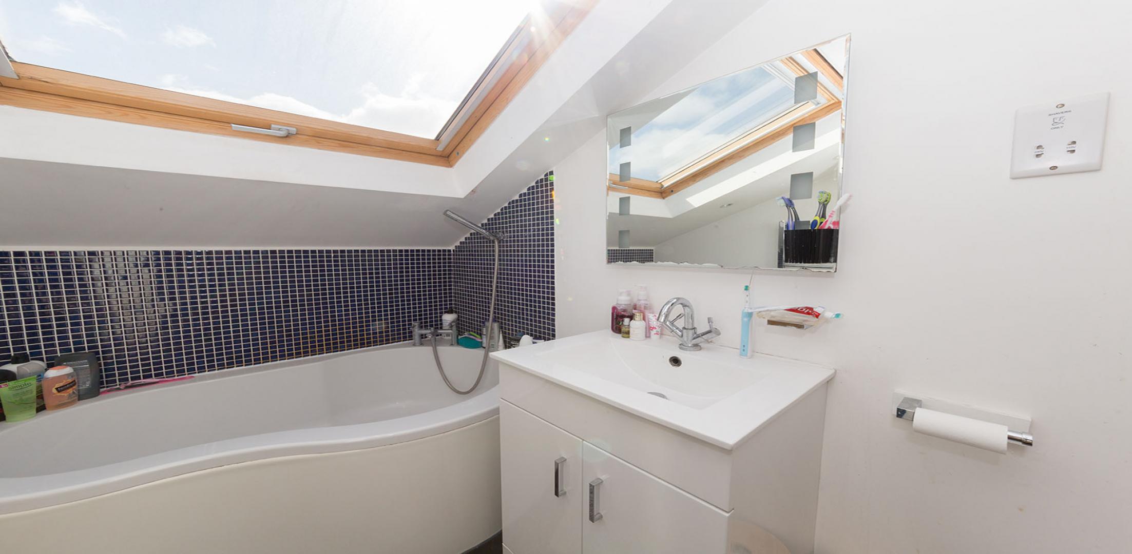 			FANTASTIC LOCATION , 3 Bedroom, 1 bath, 1 reception Apartment			 Iverson Road, WEST HAMPSTEAD